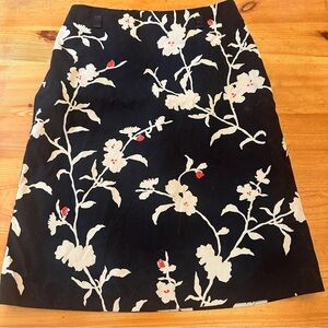 Ann Taylor LOFT MINI FLOWER SKIRT women size 2 Cotton black white